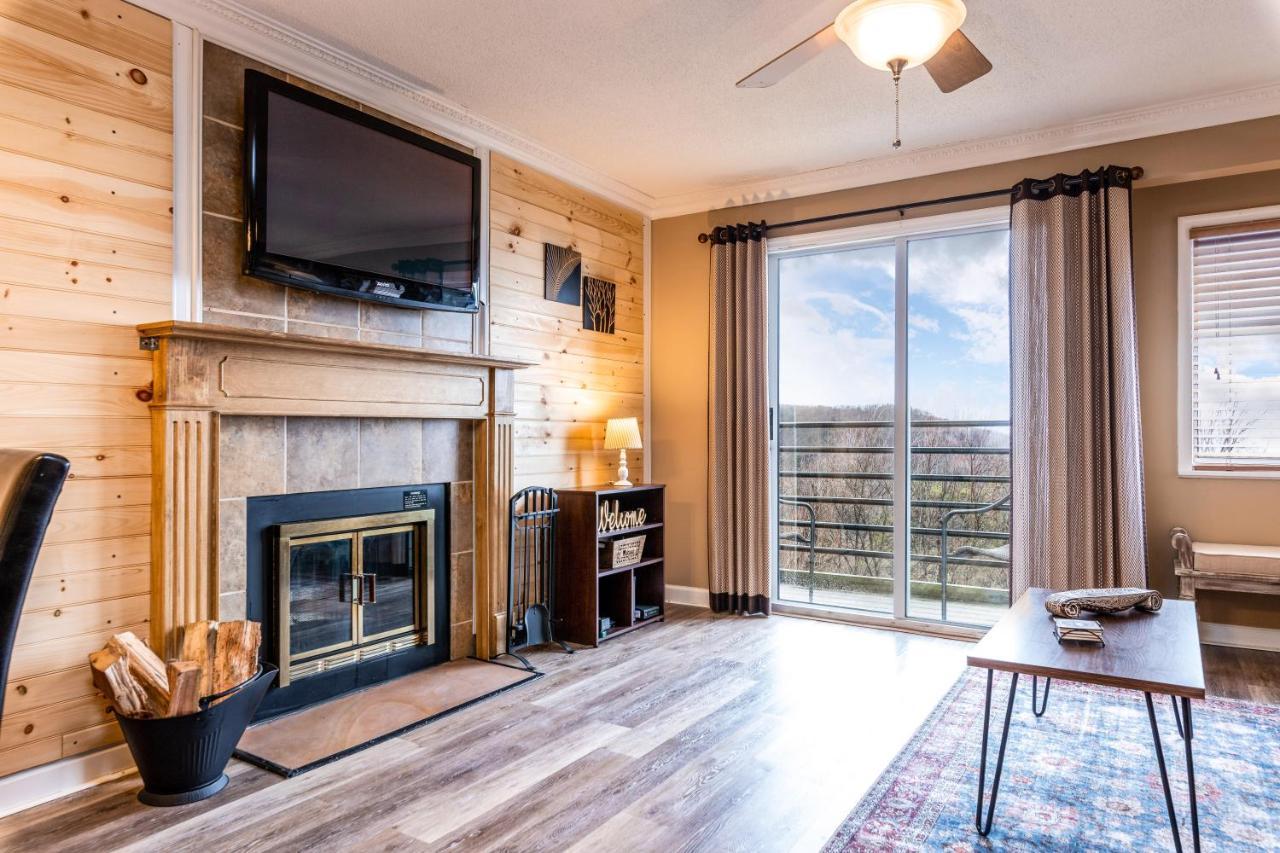 Cabin Style Mountaintop Views - Indoor&Outdoor Pools - 2 Hot Tubs Gatlinburg Buitenkant foto