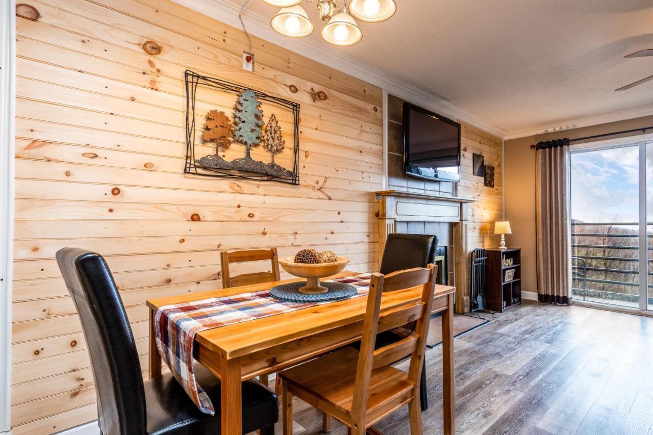 Cabin Style Mountaintop Views - Indoor&Outdoor Pools - 2 Hot Tubs Gatlinburg Buitenkant foto