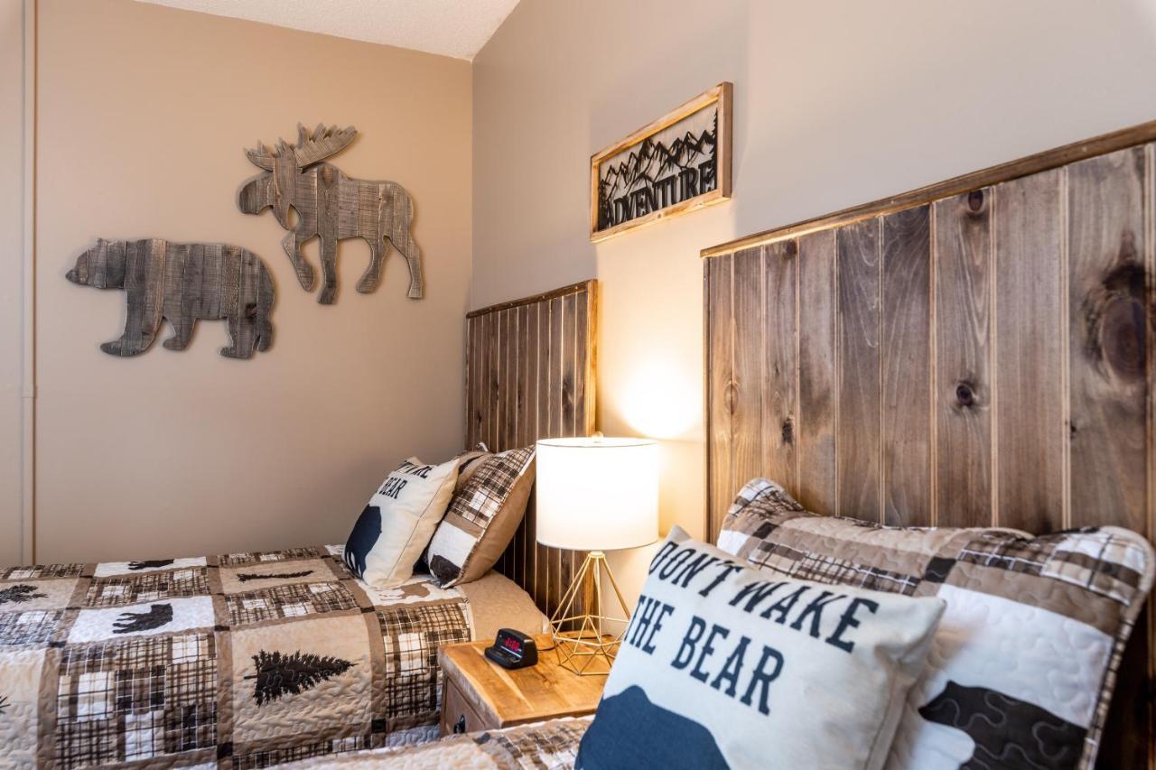 Cabin Style Mountaintop Views - Indoor&Outdoor Pools - 2 Hot Tubs Gatlinburg Buitenkant foto