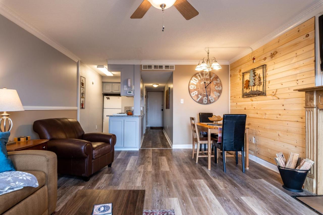 Cabin Style Mountaintop Views - Indoor&Outdoor Pools - 2 Hot Tubs Gatlinburg Buitenkant foto
