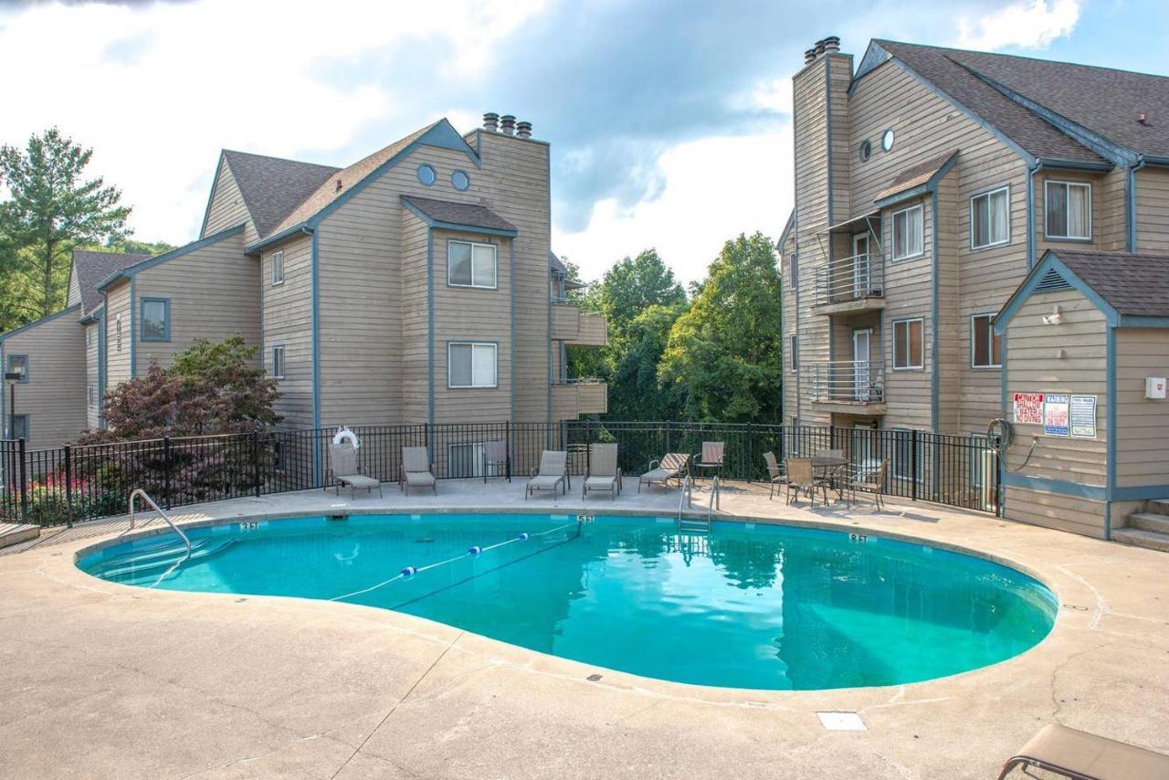 Cabin Style Mountaintop Views - Indoor&Outdoor Pools - 2 Hot Tubs Gatlinburg Buitenkant foto