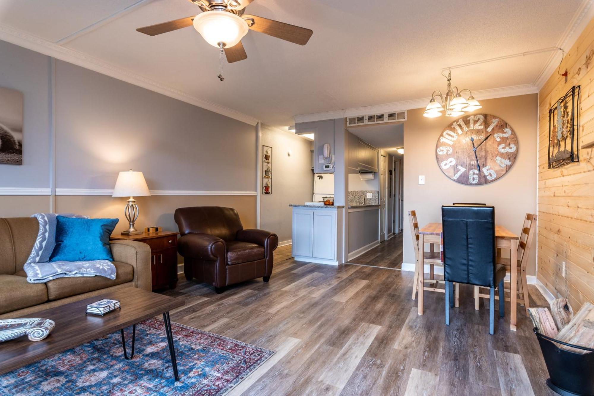 Cabin Style Mountaintop Views - Indoor&Outdoor Pools - 2 Hot Tubs Gatlinburg Buitenkant foto