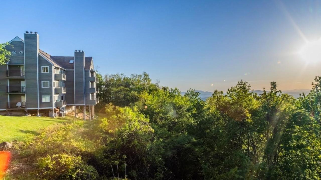 Cabin Style Mountaintop Views - Indoor&Outdoor Pools - 2 Hot Tubs Gatlinburg Buitenkant foto