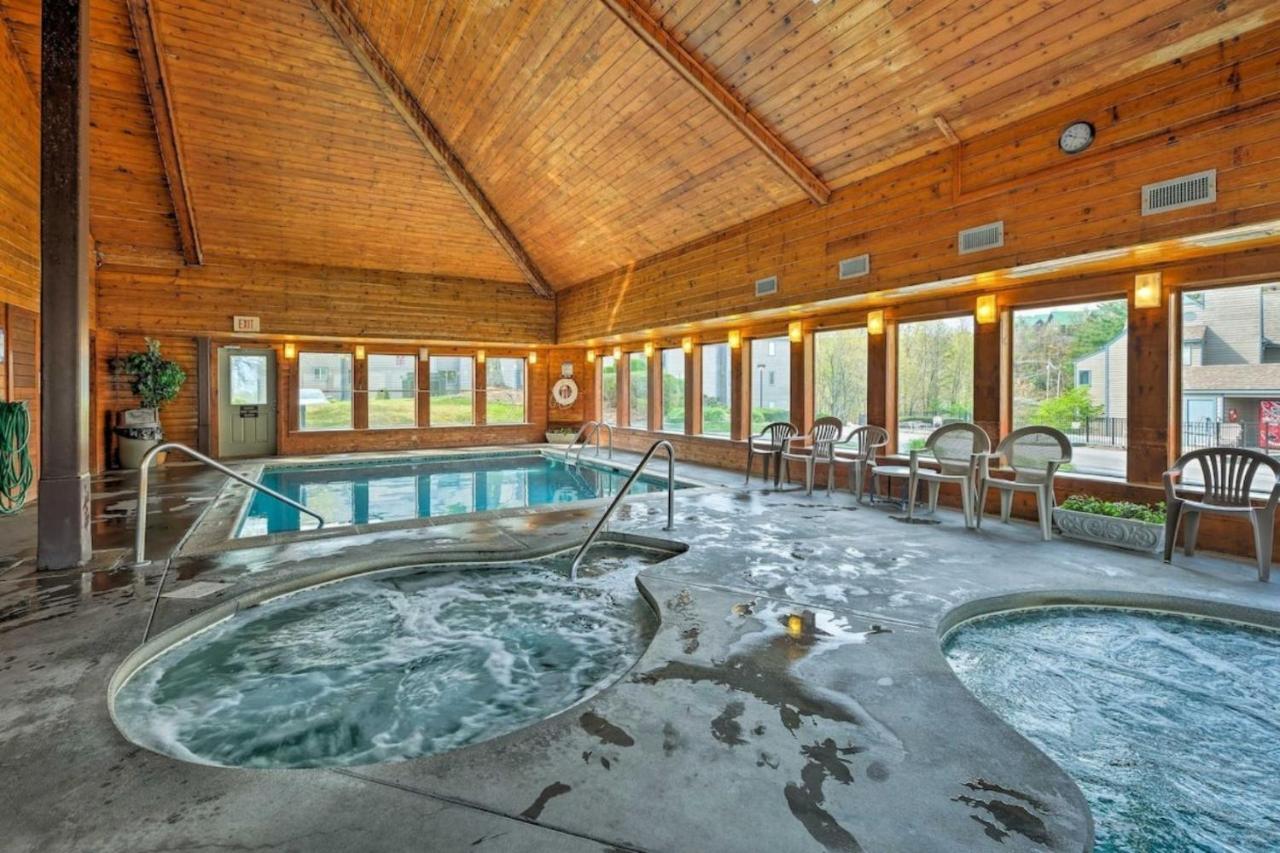 Cabin Style Mountaintop Views - Indoor&Outdoor Pools - 2 Hot Tubs Gatlinburg Buitenkant foto